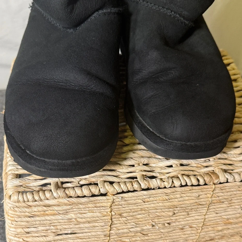 UGG Black‎ Tall Button Shearling Lined Boots Womens Size 8